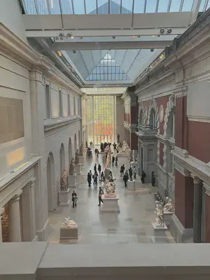 the_met_inside